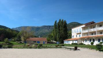 واجهة المنشأة