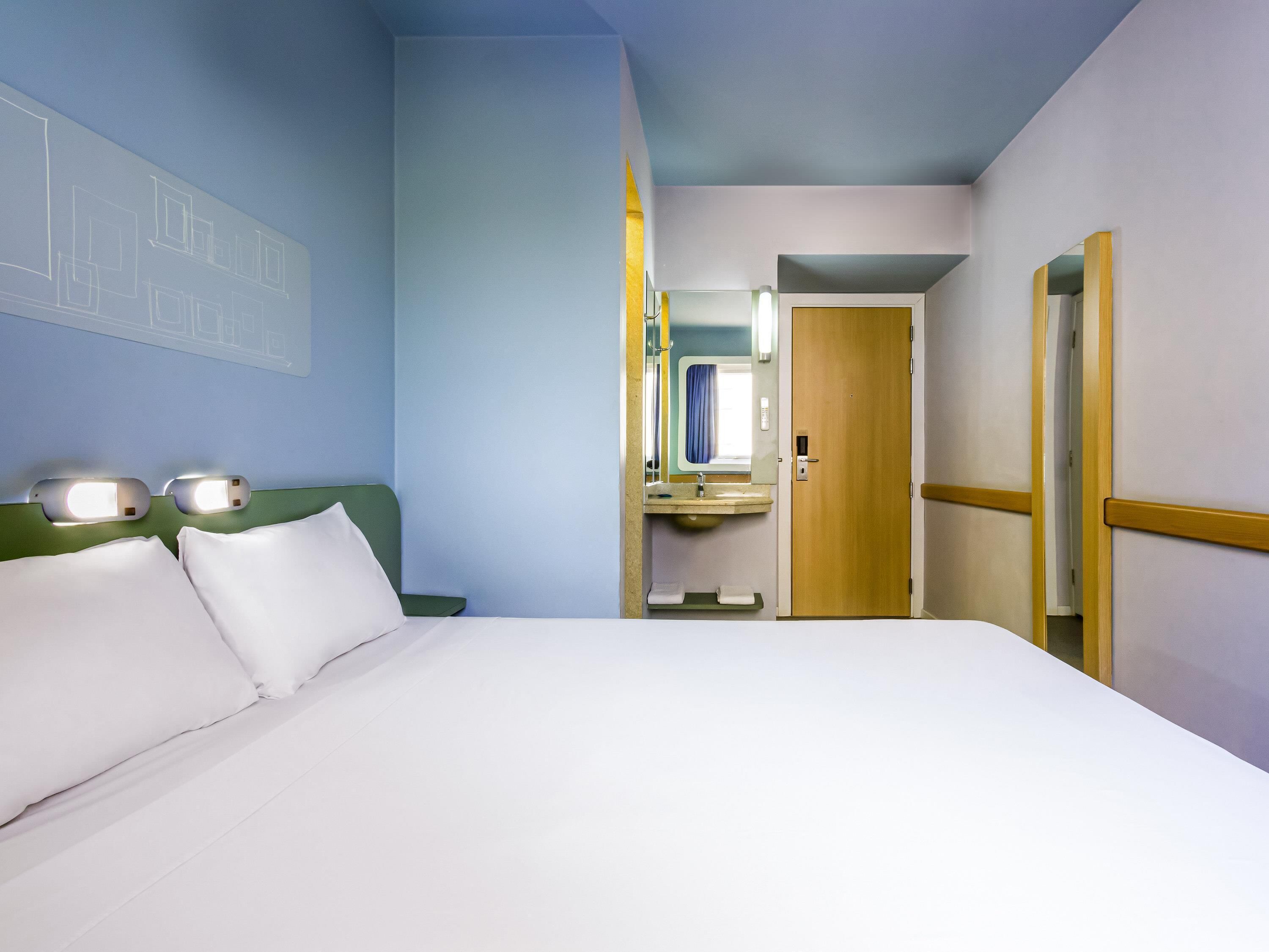 Standard Apartment, 1 Double Bed | Desk, blackout drapes, iron/ironing board, free WiFi