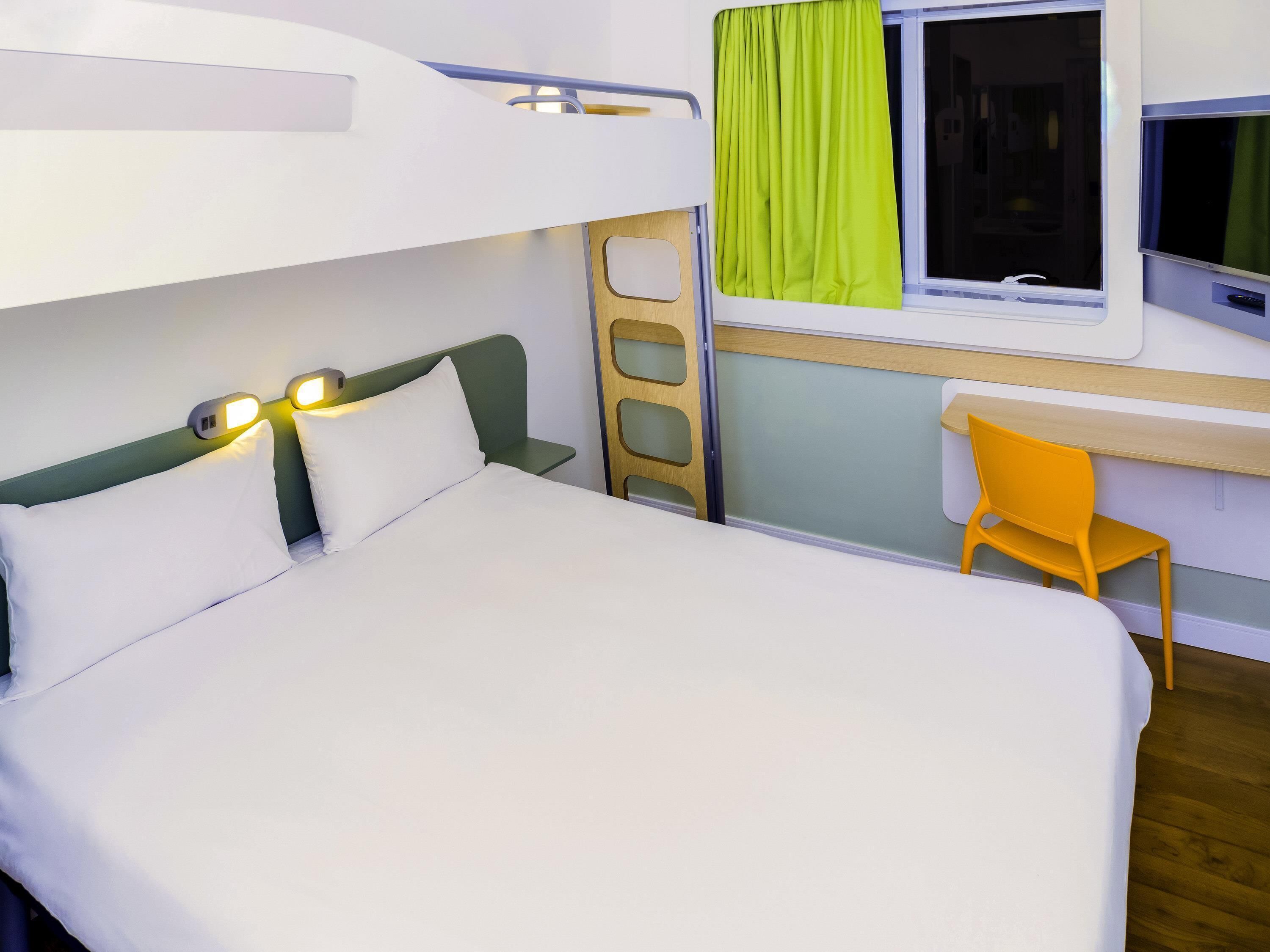 Habitació estàndard, 1 llit doble | Escriptori, cortines opaques i habitacions insonoritzades 