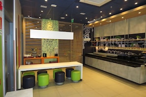 Daily buffet breakfast (BRL 49.00 per person)