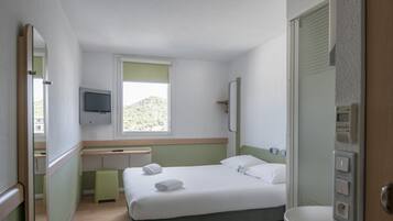 Bureau, rideaux occultants, chambres insonorisées, Wi-Fi gratuit
