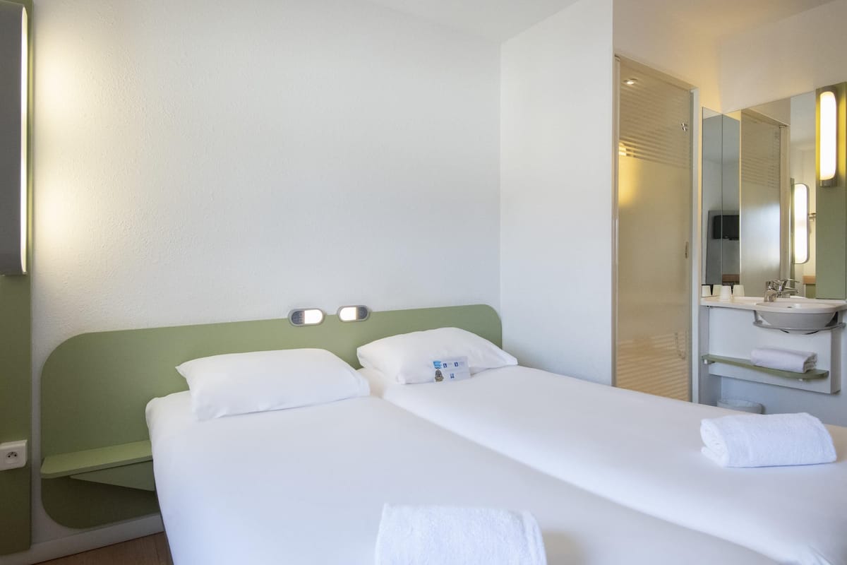 Twin Room, 2 Single Beds