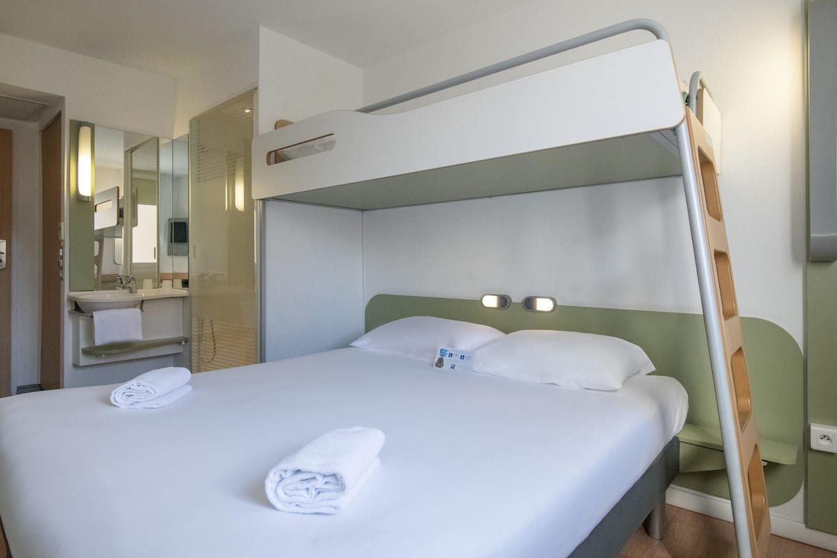 Triple Room, Multiple Beds