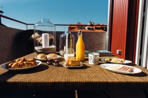 Daily continental breakfast for a fee