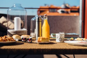 Premium Apartment (Myo Suite Rooftop) | Outdoor dining - Myo Design House (Porto)