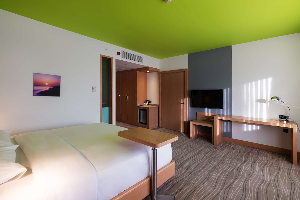 Free minibar items, in-room safe, desk, soundproofing