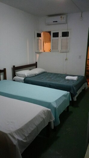 Een minibar, een strijkplank/strijkijzer, gratis babybedden, gratis wifi