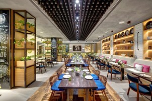 3 restaurantes; se sirven desayunos, almuerzos y cocina internacional 