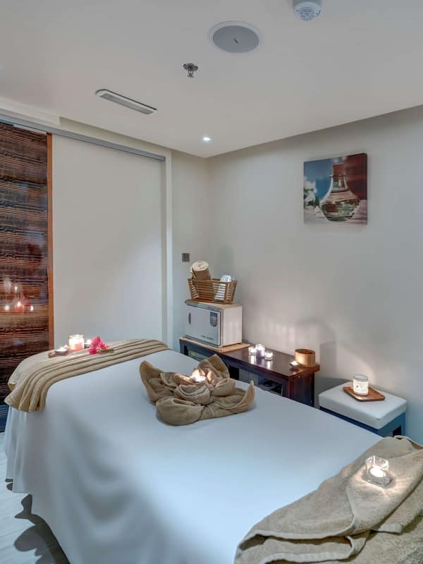 Sauna, steam room, body treatments, aromatherapy, hot stone massages