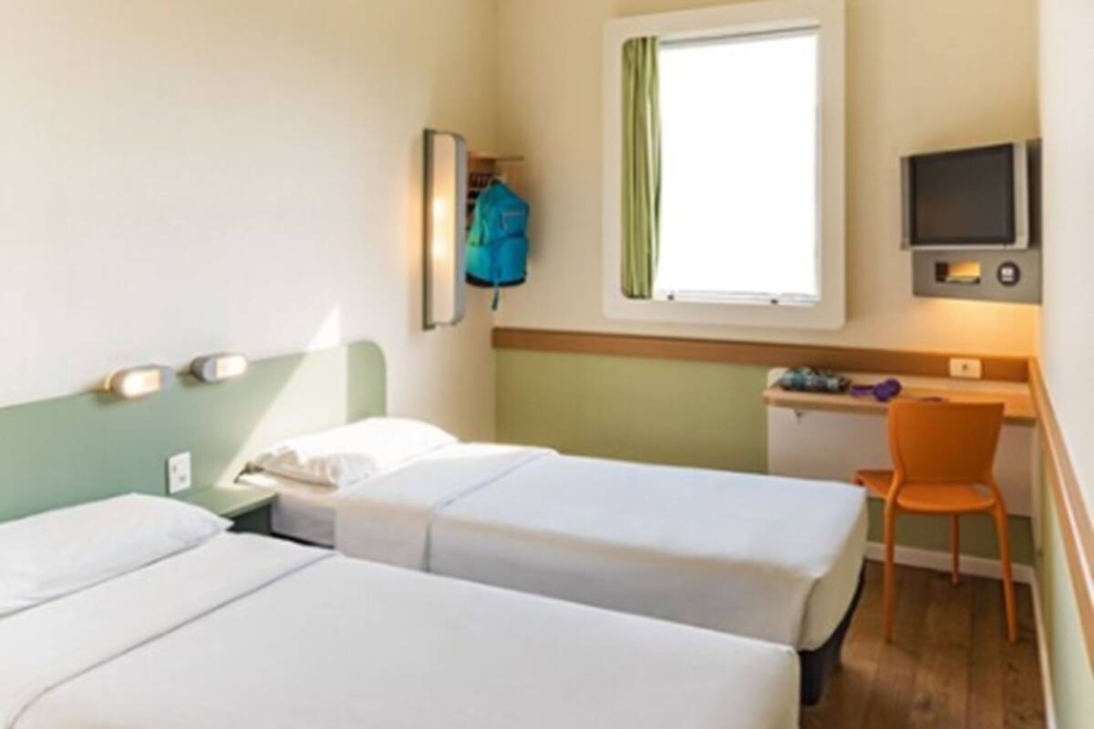 standard room, 2 single beds | desk, free wifi