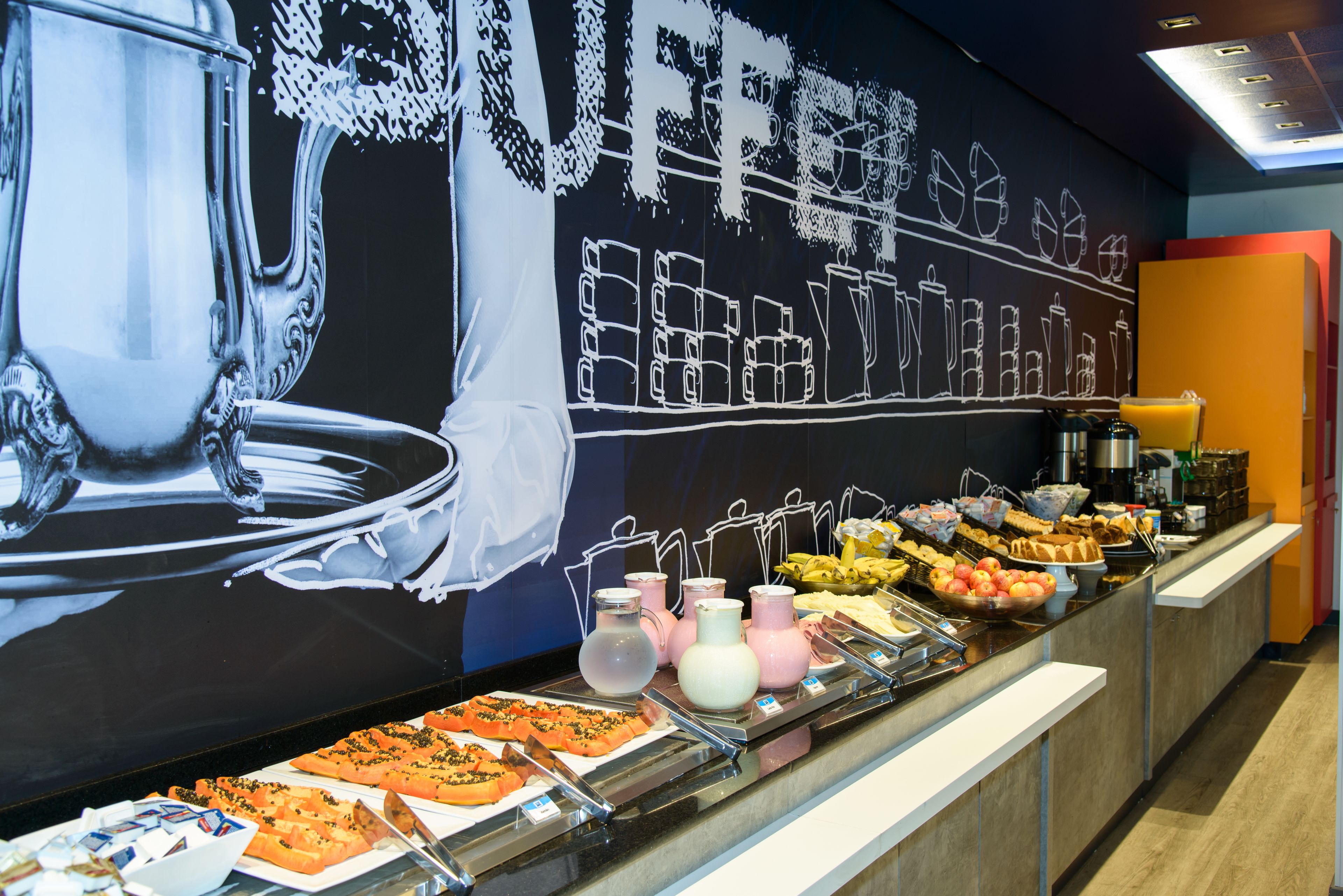 daily buffet breakfast (brl 40 per person)