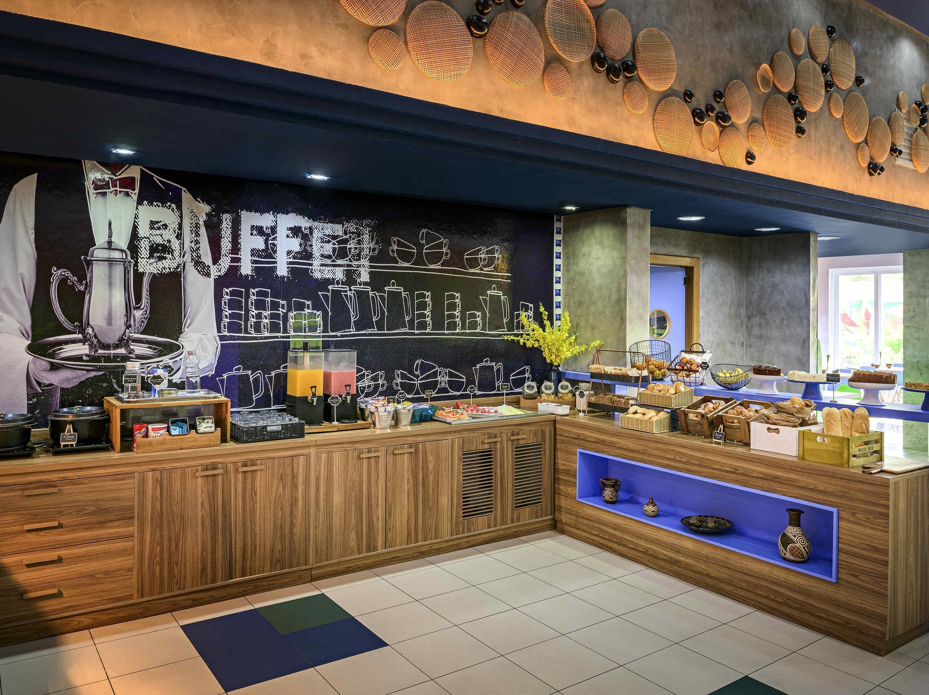 Desayuno buffet diario (BRL 40 por persona)