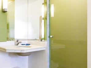 Skrivbord, strykjärn/strykbräda och gratis wi-fi