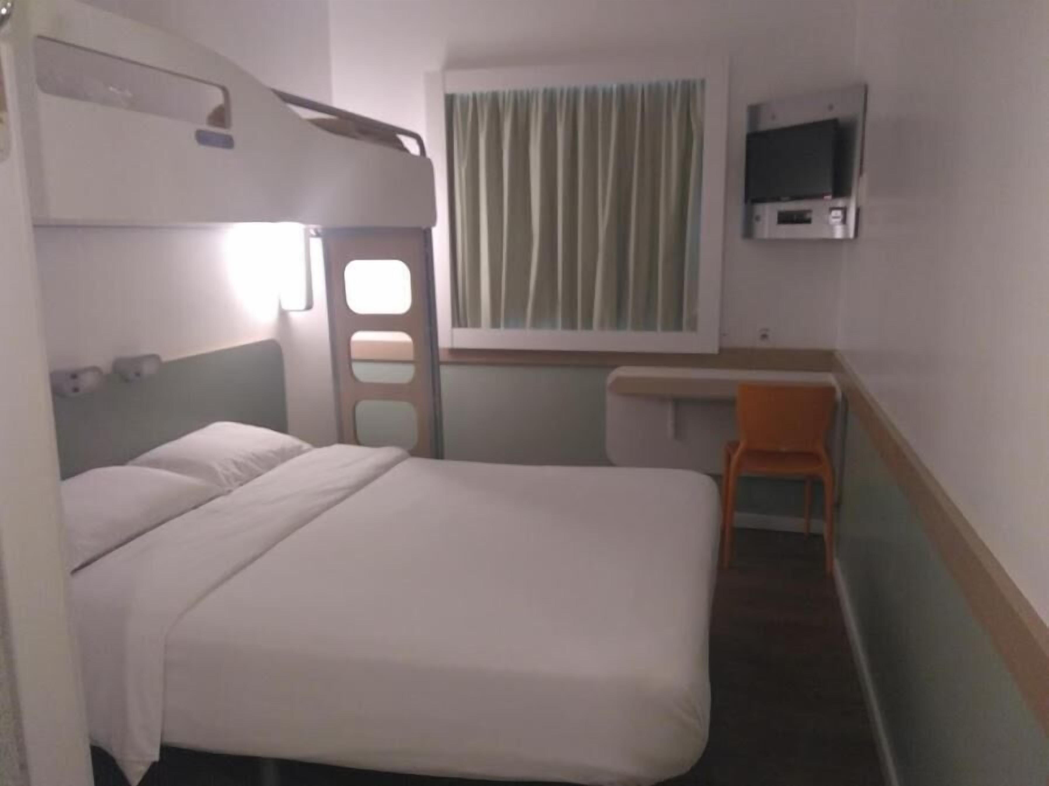 in-room safe, desk, free wifi, bed sheets