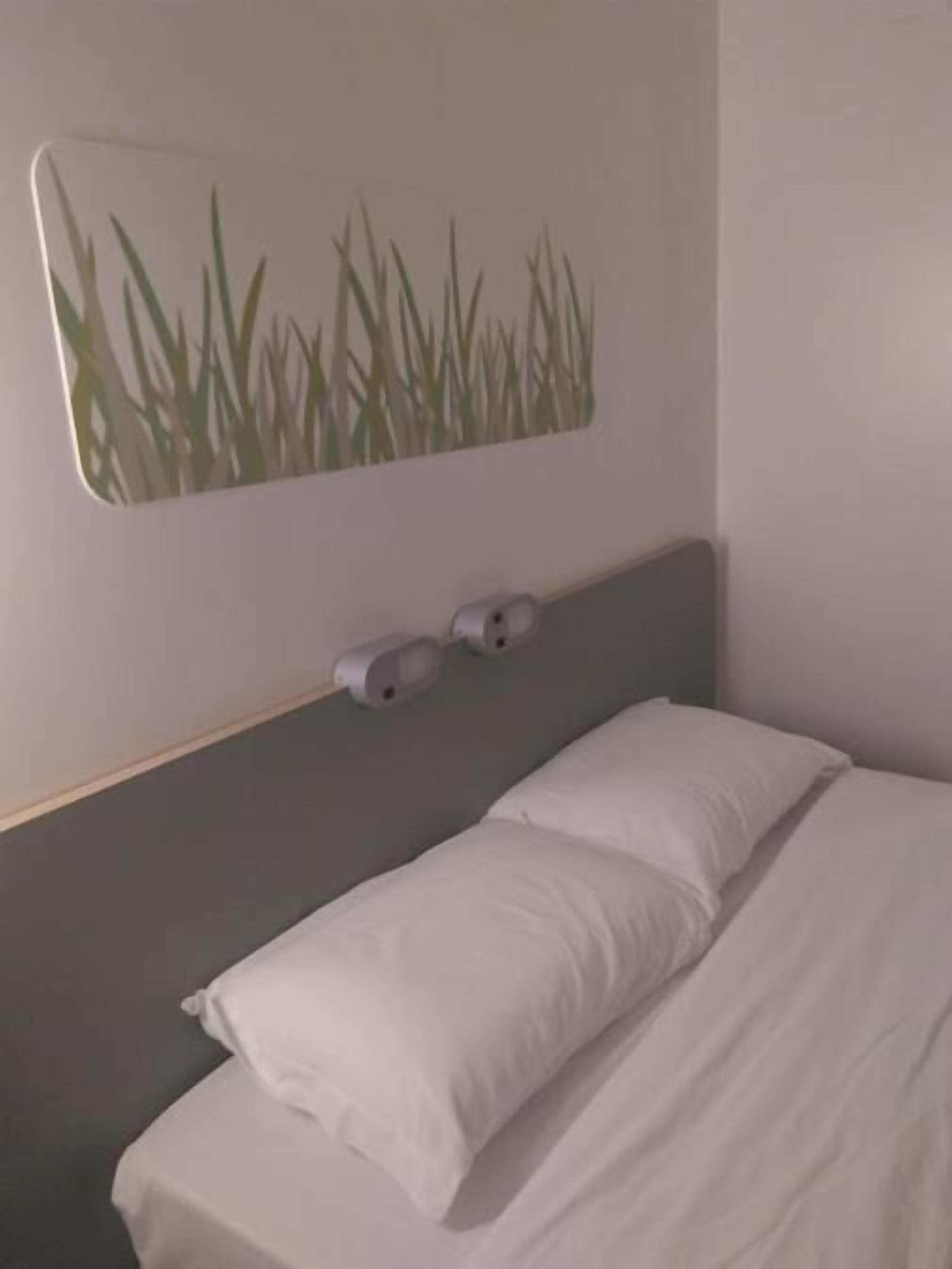 in-room safe, desk, free wifi, bed sheets