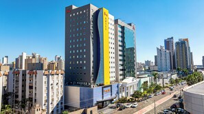 Garden view - HUS HOTEL MARINGA (Maringá)