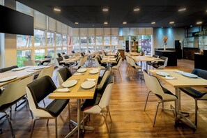 Daily buffet breakfast (BRL 47 per person)