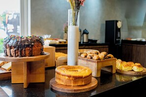 Daily buffet breakfast for a fee - ibis budget Piracicaba (Piracicaba)