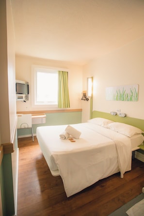 Apartament, 1 llit doble | Escriptori, espai de treball apte per a portàtils i cortines opaques