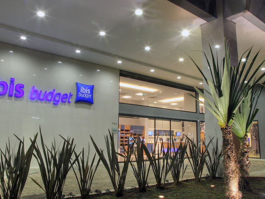 Pintu masuk properti