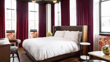 Deluxe Room, 1 King Bed with Sofa bed, Corner | Minibar, in-room safe, desk, blackout drapes