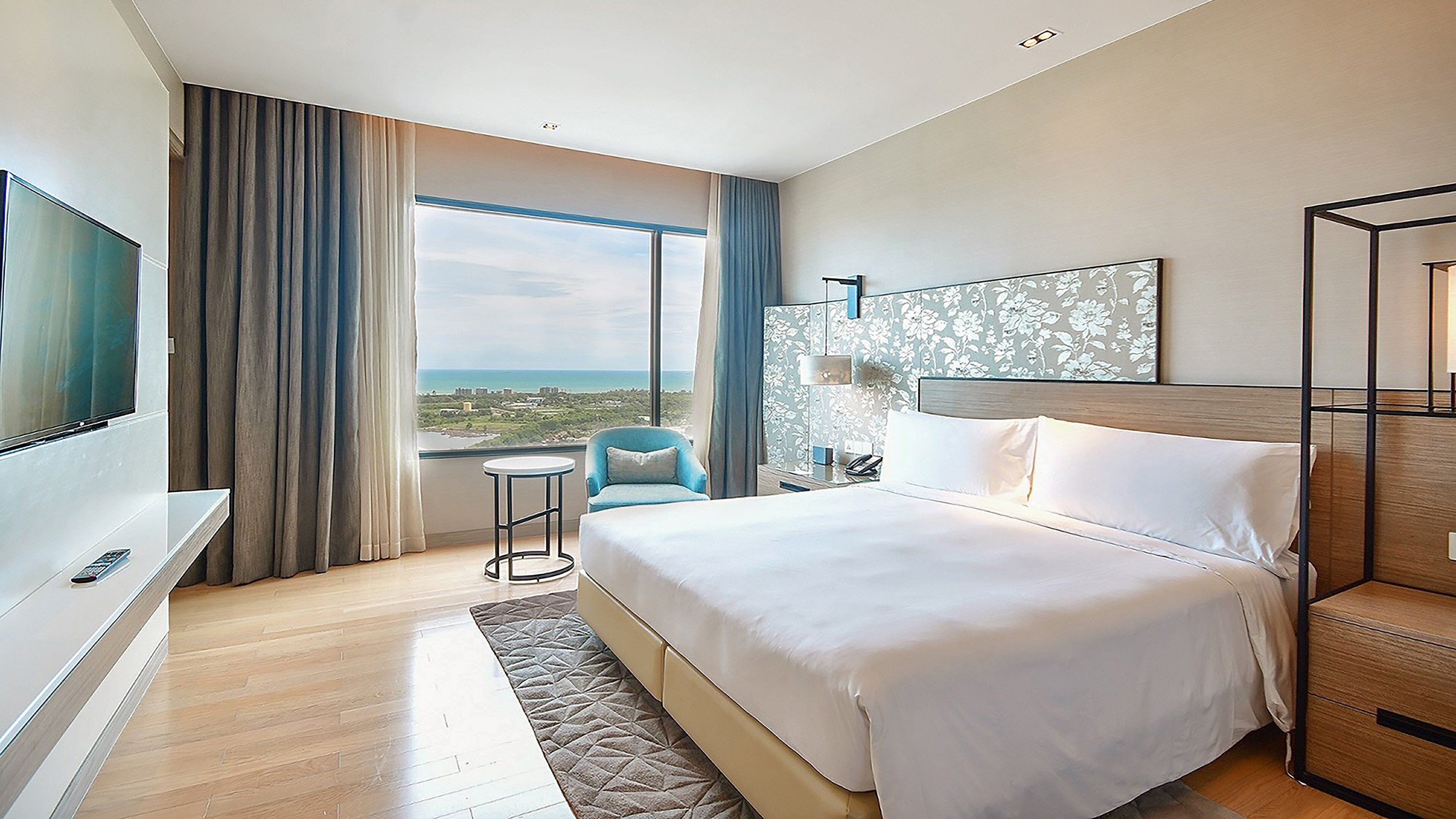 Minibar, in-room safe, desk, laptop workspace