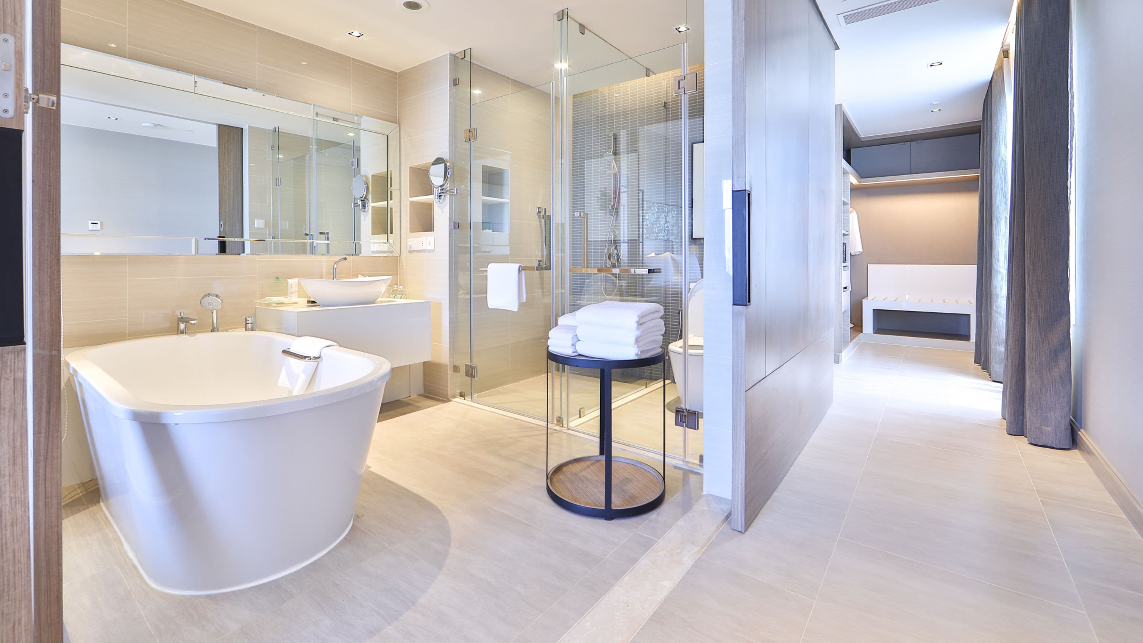 suite, 1 bedroom | 1 bedroom, minibar, in-room safe, desk