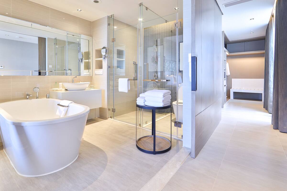 suite, 1 bedroom | 1 bedroom, minibar, in-room safe, desk