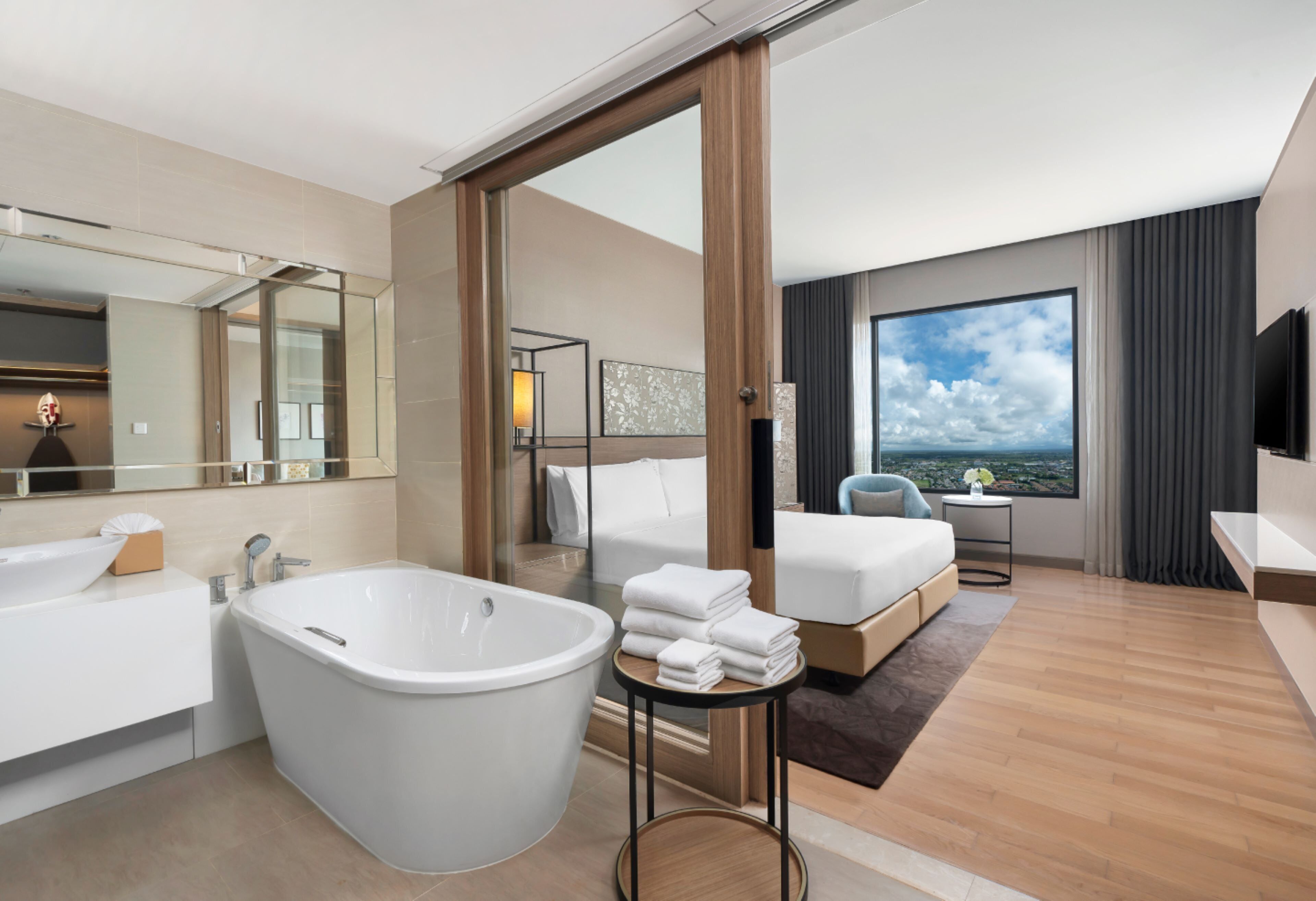 1 bedroom, minibar, in-room safe, desk