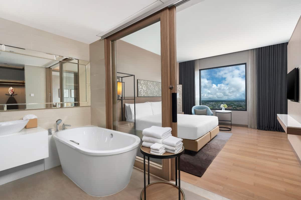 1 bedroom, minibar, in-room safe, desk