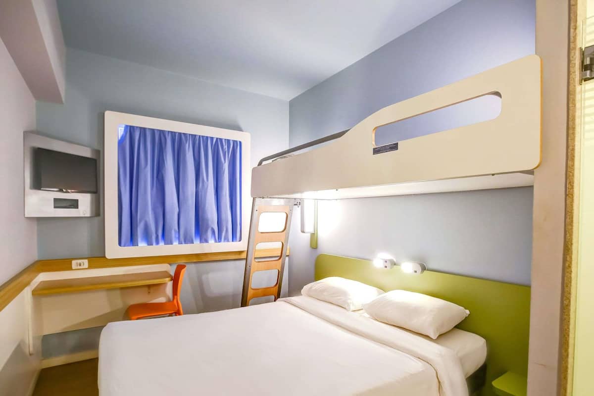 Standard Room, Multiple Beds | Desk, laptop workspace, blackout curtains, iron/ironing board