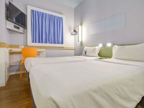 Standard Apartment, 2 Katil Bujang (Single) | Meja, ruang kerja komputer riba, langsir/tirai gelap terus 