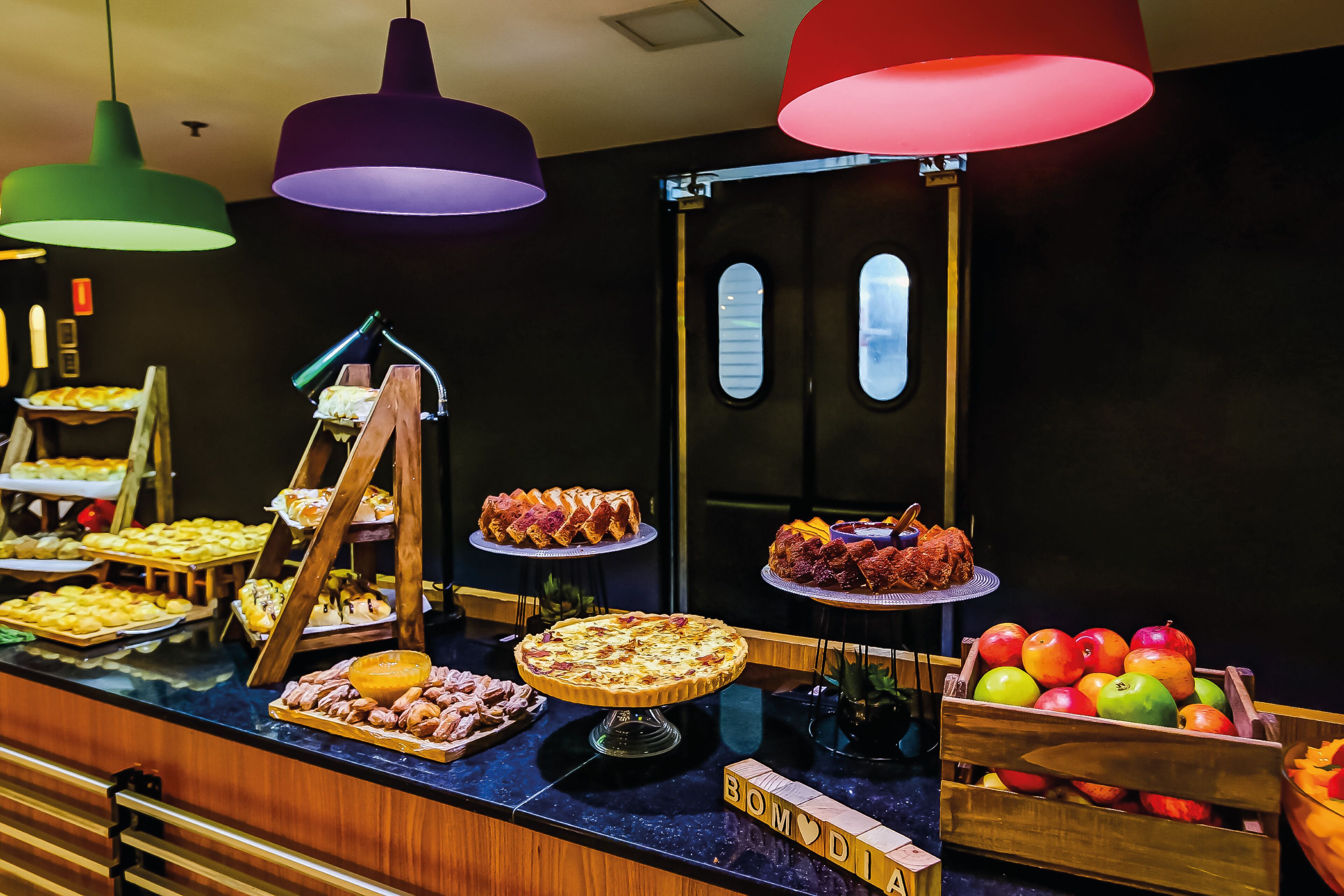 Daily buffet breakfast (BRL 53 per person)