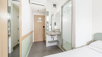 Economy enkelrum - 2 enkelsängar - utsikt mot staden | Rumsbekvämlighet