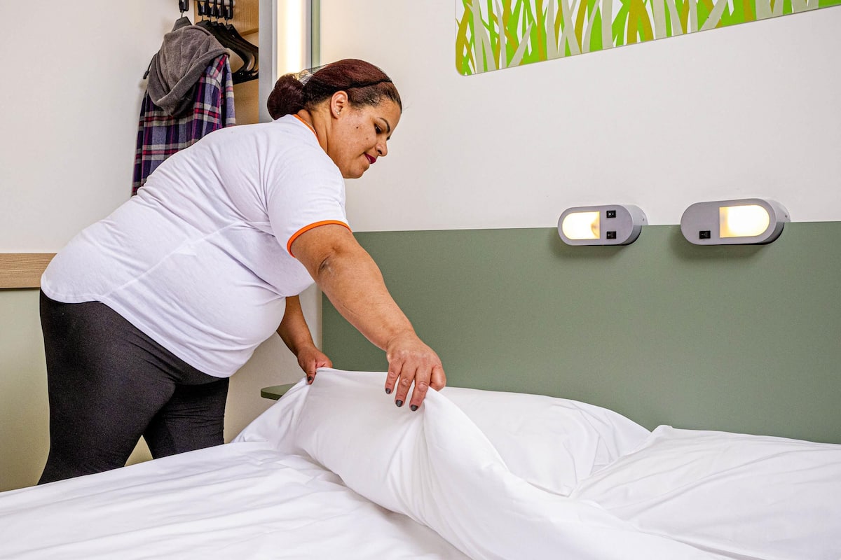 獨特裝潢、書桌、筆電工作空間、遮光布/窗簾