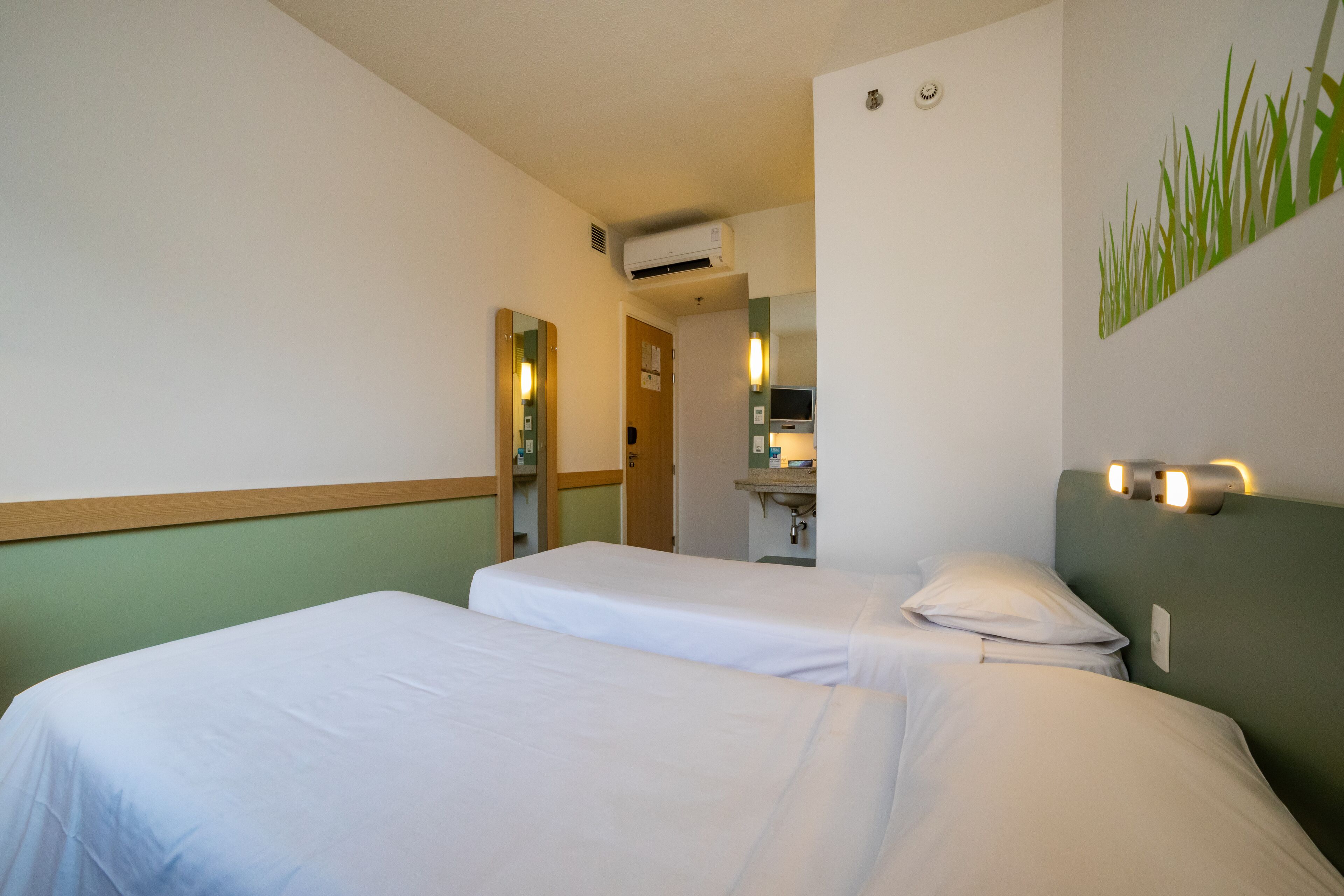 standard room, 2 single beds | individually decorated, desk, laptop workspace, blackout curtains