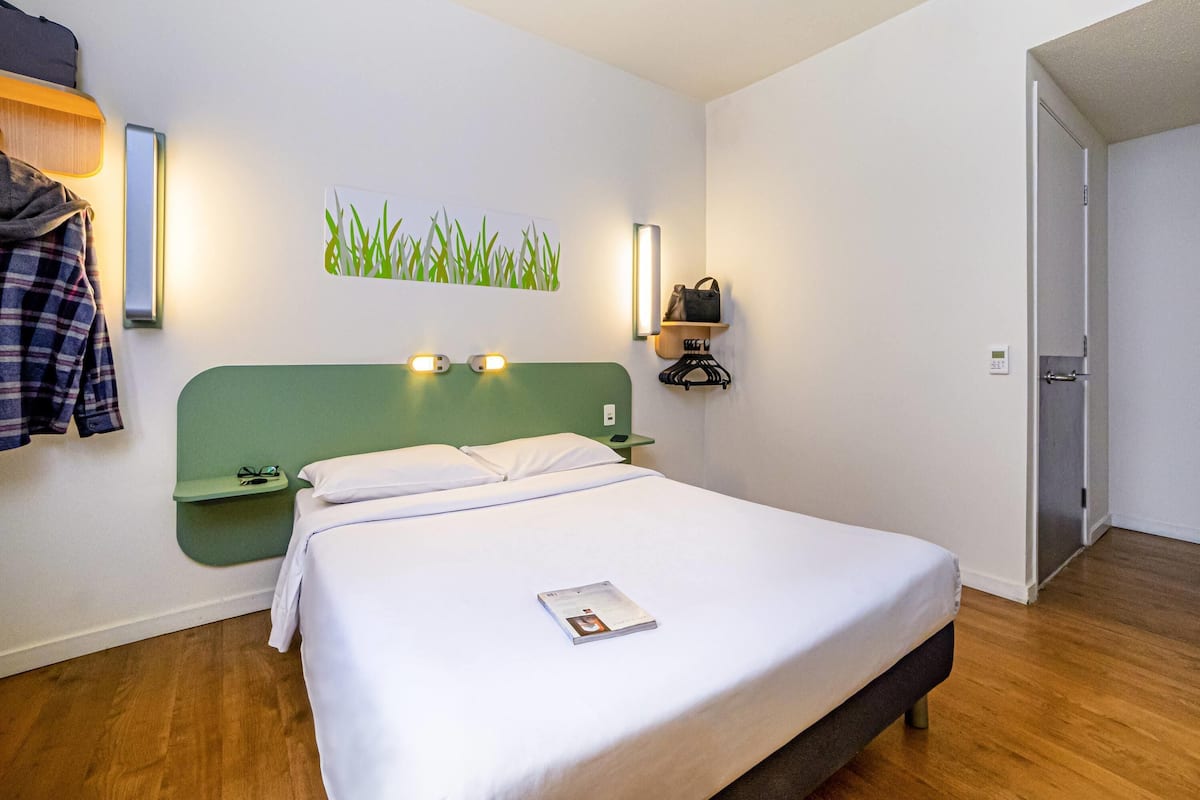 標準客房, 1 張標準雙人床 | 獨特裝潢、書桌、筆電工作空間、遮光布/窗簾