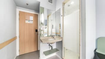 Kamar Double Standar, 1 Tempat Tidur Double, pemandangan kota | Didekorasi berbeda-beda, meja kerja, dan ruang kerja ramah laptop