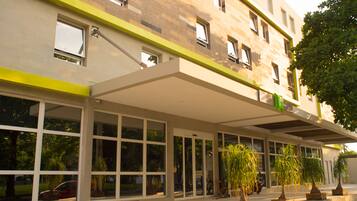 Fachada da propriedade