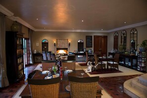 Desayuno continental gratuito y diario