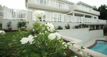 Seaview Manor Exquisite Bed & Breakfast