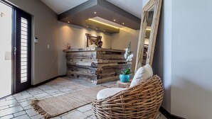 Interior entrance - Driftwood Guesthouse (Swakopmund)