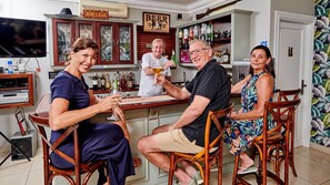 Bar (in der Unterkunft)