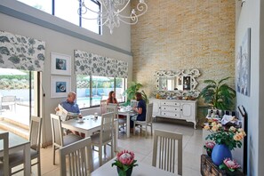 Free daily full breakfast  - The Hamptons Guest House (Umhlanga)