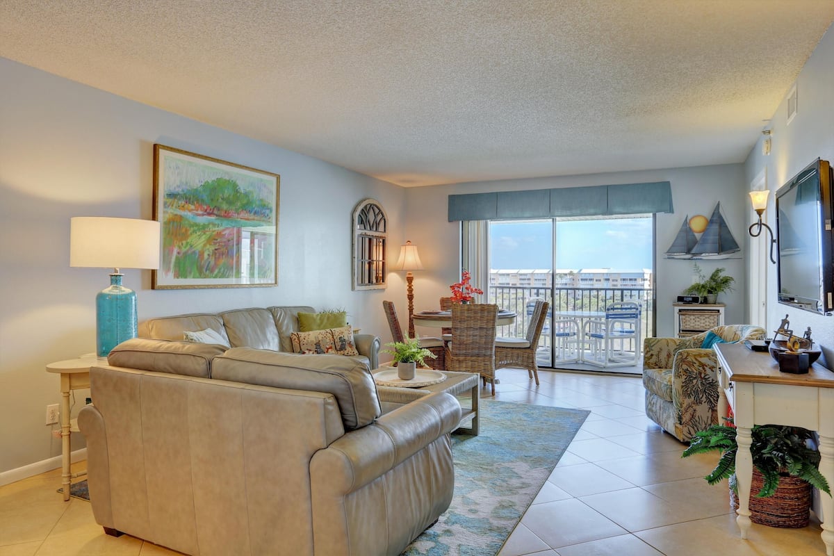 Condo, 2 Bedrooms | Living area | Flat-screen TV