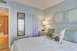 1 غرفة نوم وبديكورات فريدة لكل غرفة وطراز فريد لكل وحدة ومكواة/لوح كي