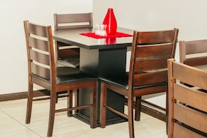 Petit déjeuner à emporter compris tous les jours