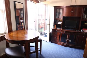 Flat-screen TV - Duo Nomad - Hostel (Washington)