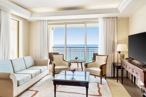 Suite, 3 soverom, ved havkanten | Sengetøy av topp kvalitet, minibar, safe på rommet og blendingsgardiner