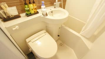 Combined shower/tub, hair dryer, towels, shampoo